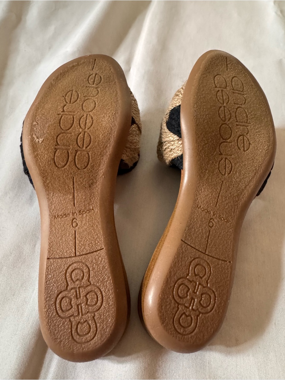 Andre Assous Sandals NAHALA KNIT FEATHERWEIGHTS™ SANDAL Size 6 - Picture 4 of 8